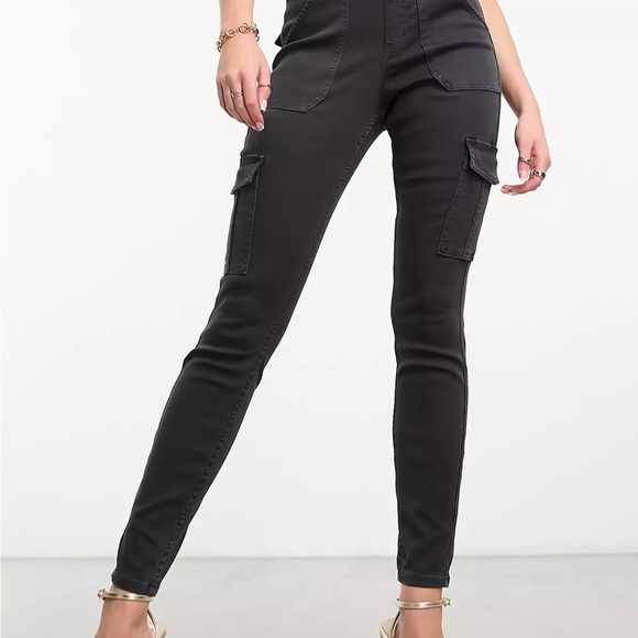 NWT Spanx stretch twill ankle cargo pant - Picture 2 of 2